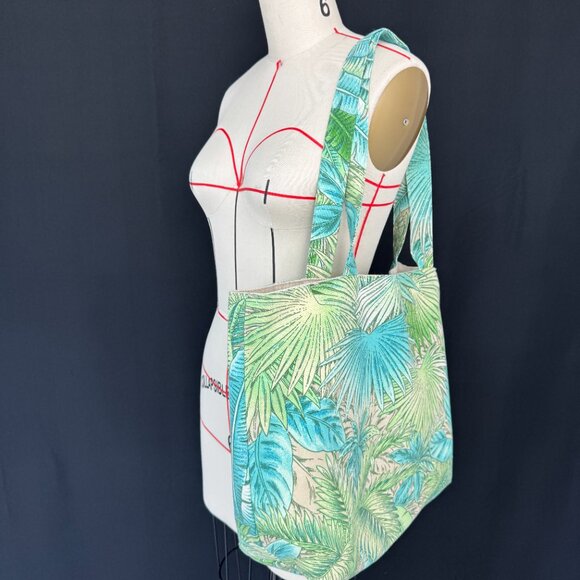 99% new Hawaiian style tote bag - Picture 2 of 5